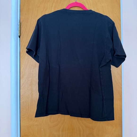 Andy Warhol Black, Red, Pink Flowers Pocket T-Shirt, Size L - Picture 2 of 3